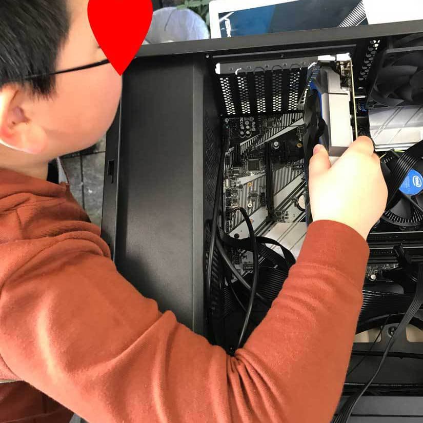 ビデオカード取り付け